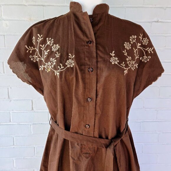 Vintage Chocolate Brown Embroidered Linen Shift Dress with Buttons & Tie Accent - Picture 4 of 13
